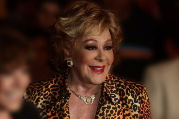 Frida Sofía podría figurar en el testamento de Silvia Pinal