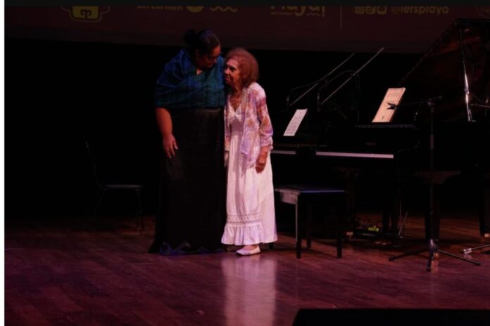 Concierto a dos pianos ilumina el Teatro de la Ciudad “Xaman Ha”