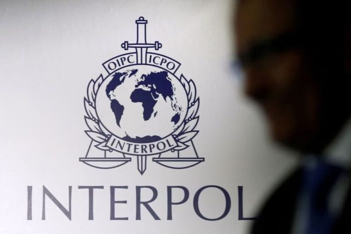 Interpol México detiene dos estadounidenses por fraude a una cadena hotelera en Quintana Roo