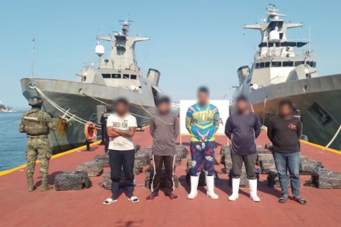 Autoridades federales aseguran más de una tonelada de cocaína en las costas de Guerrero