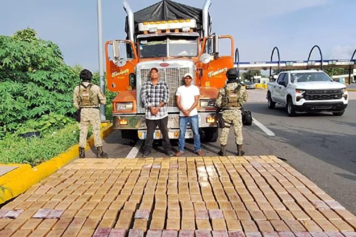 Sentencian a más de nueve años de prisión a tres hombres por transportar más de 770 kilos de cocaína en Nayarit y Sonora