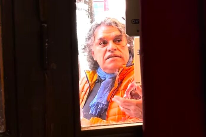 ¿Juan Gabriel en París? Jóvenes capturan 
