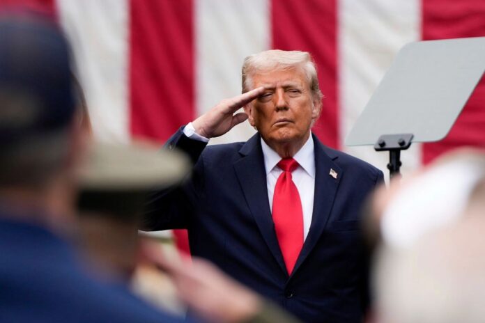 Donald Trump conmemora víctimas del #11Sep con un acto solemne en el Pentágono
