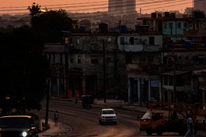 Cuba sufre cortes de luz por reducción de suministros desde Venezuela y México