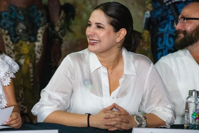 Estefanía Mercado cede su puesto en FITUR 2026 para que influencer muestre potencial de Playa del Carmen