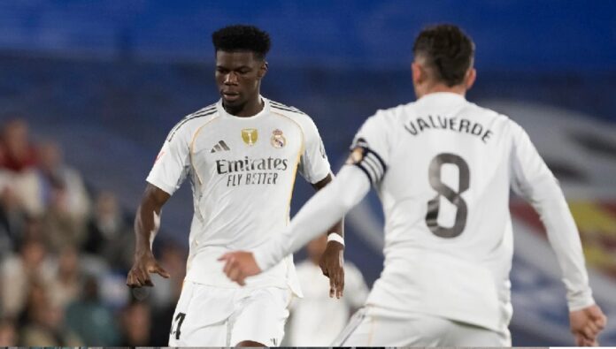 Valverde y Tchouaméni se pelean en entrenamiento del Real Madrid.
