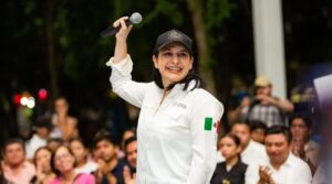 La presidenta municipal de Playa del Carmen, Estefanía Mercado durante el evento