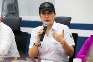 Estefanía Mercado anuncia la apertura de un módulo de la Prodecon para brindar asesoría fiscal gratuita a contribuyentes en Playa del Carmen.