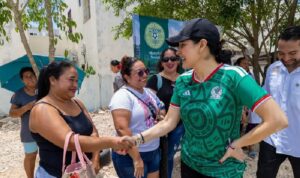 Estefanía Mercado inaugura la cancha del Mundial Social 2026 como parte de la estrategia para impulsar el deporte y la convivencia en Playa del Carmen.