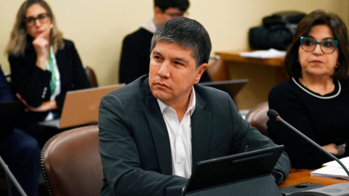 Justicia chilena ordenó prisión preventiva de Manuel Monsalve, funcionario de Gabriel Boric acusado de abuso sexual