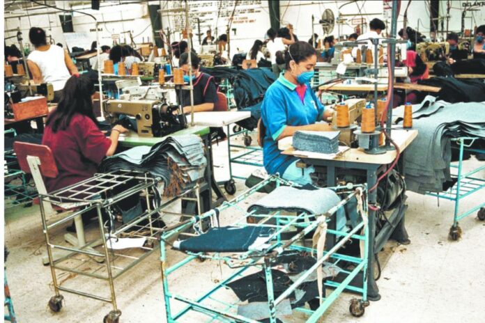 Manufactura de exportación en México enfrenta desafíos en 2024 y un incierto 2025