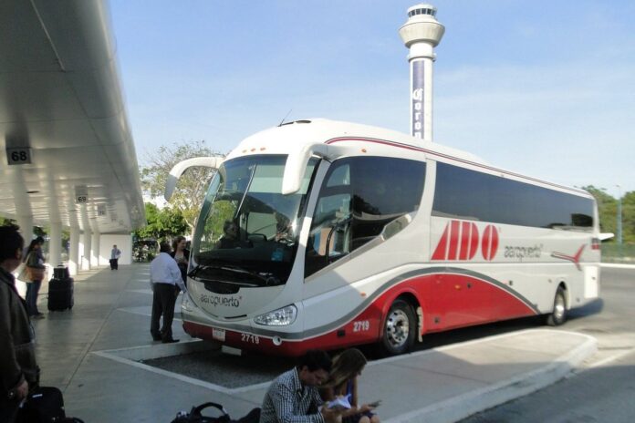 Alternativa económica y segura para turistas en Cancún: autobuses ADO y R1