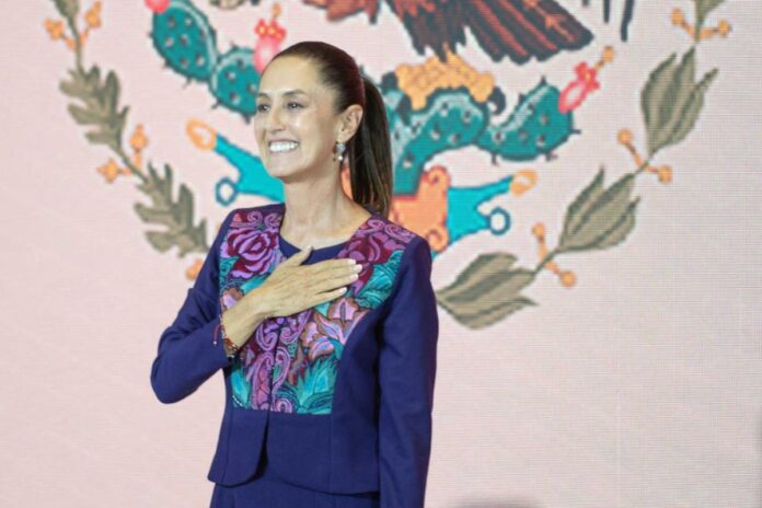 Claudia Sheinbaum solicita investigar si Carlos Slim es accionista del NYT por reportaje sobre fentanilo