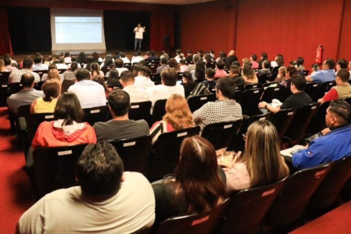 Playa del Carmen capacita a servidores públicos en evaluación de proyectos para un mejor desarrollo municipal