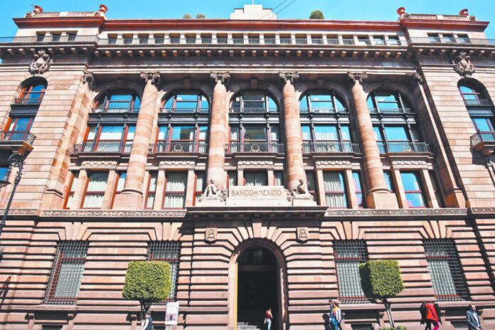 Banxico evalúa mayores recortes en la tasa clave para 2025