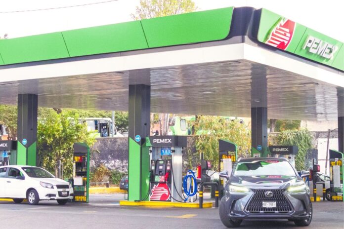 México podría reducir precio de la gasolina en más de 2 pesos por litro si combate el contrabando fiscal