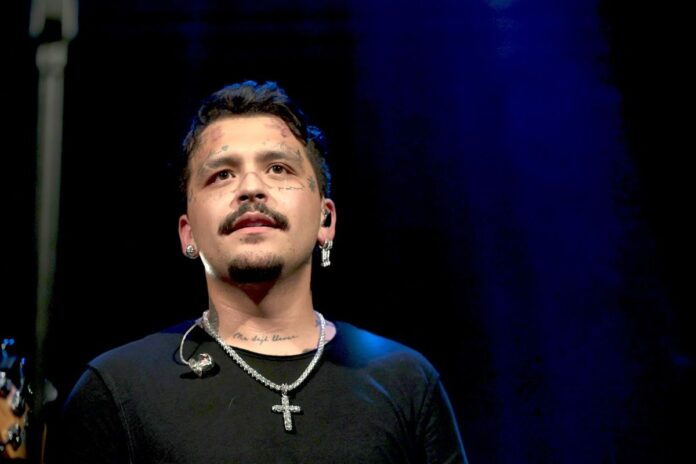 Escándalo en el concierto de Christian Nodal: Cucarachas invaden la Plaza de Toros La México