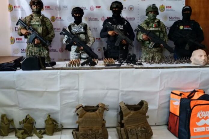 Caída de célula del CJNG en Tuxpan: Detienen a 11 presuntos integrantes y decomisan arsenal