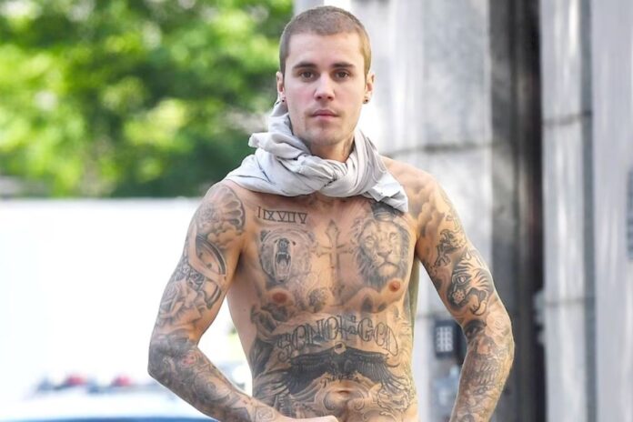 Justin Bieber genera preocupación tras ser captado fumando en Coachella mientras compartía con su hermano menor