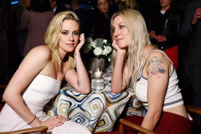 Kristen Stewart y Dylan Meyer se casan en una íntima y festiva ceremonia en Los Ángeles