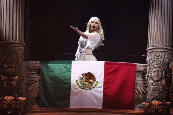 Lady Gaga conmueve a sus fans en México con emotiva carta en español durante su concierto en el Estadio GNP