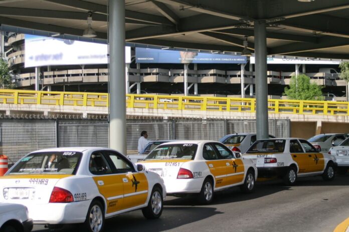 Gobierno de México analiza modelo de transporte para el Mundial 2026 sin desplazar a taxistas concesionados