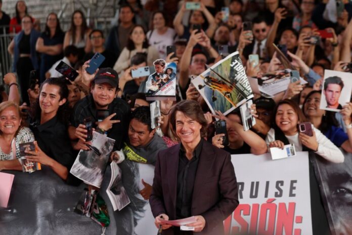 Tom Cruise aterriza en México para presentar 