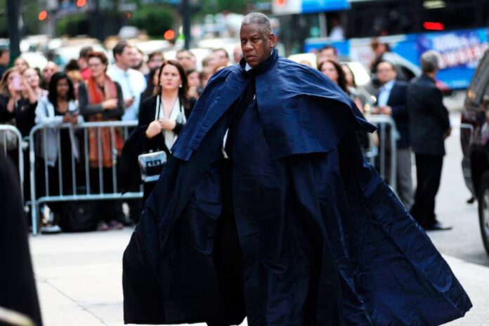 Quién fue André Leon Talley, la leyenda dandi que recibió un homenaje de Colman Domingo en el Met Gala