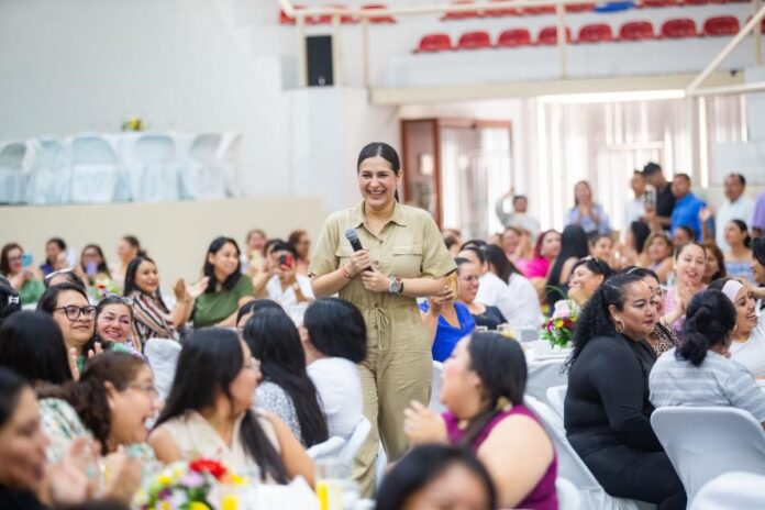 Estefanía Mercado celebra a las mamás trabajadoras del Ayuntamiento: 