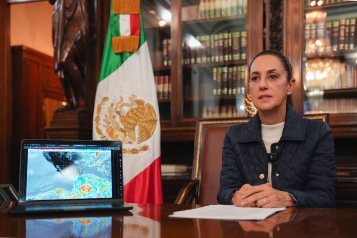 Huracán Erick se intensifica a categoría 4: Claudia Sheinbaum llama a extremar precauciones en Oaxaca y Guerrero