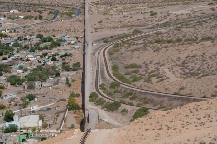 EE. UU. adjudica segundo contrato para construcción del muro fronterizo con México bajo mandato de Donald Trump