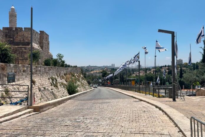 Jerusalén blindada: Temor a atentados mientras Israel intensifica ofensiva aérea contra Irán