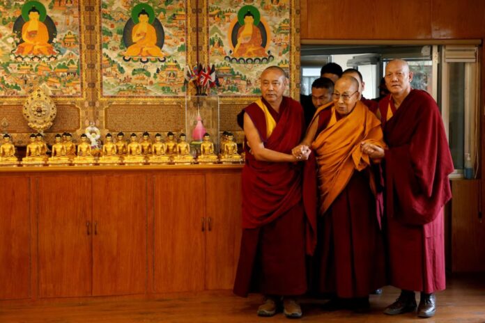 Tíbet en la encrucijada: La sucesión del Dalai Lama se convierte en campo de batalla espiritual y geopolítico