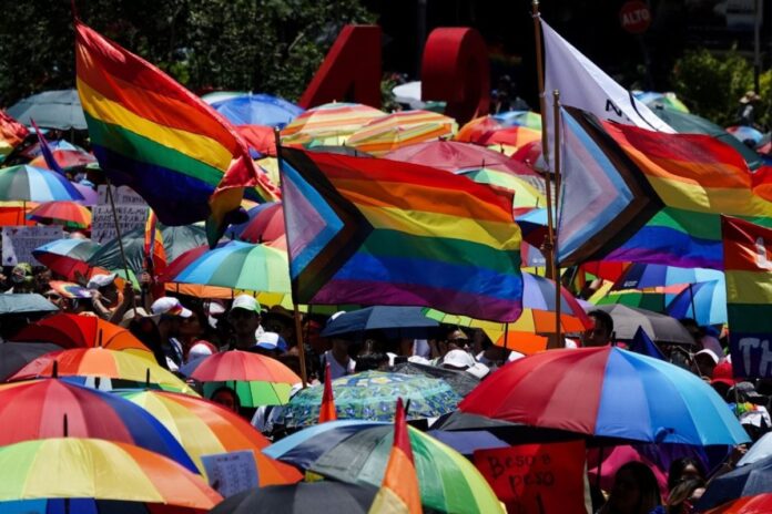 Proyecto Trevor: 57% de jóvenes LGBT+ de entre 13 y 17 años en México consideró el suicidio en 2024