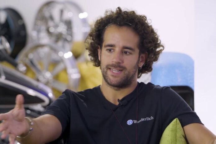 Youtuber Agustín Ostos agradece el respaldo de Estefanía Mercado tras el robo que sufrió en Playa del Carmen