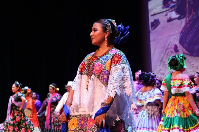 Danza y flamenco iluminan el Teatro de la Ciudad: Playa del Carmen celebra la cultura como un derecho