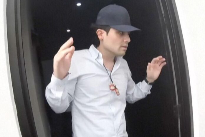 Ovidio Guzmán abandona prisión tras acuerdo de culpabilidad con Estados Unidos y es trasladado a lugar secreto