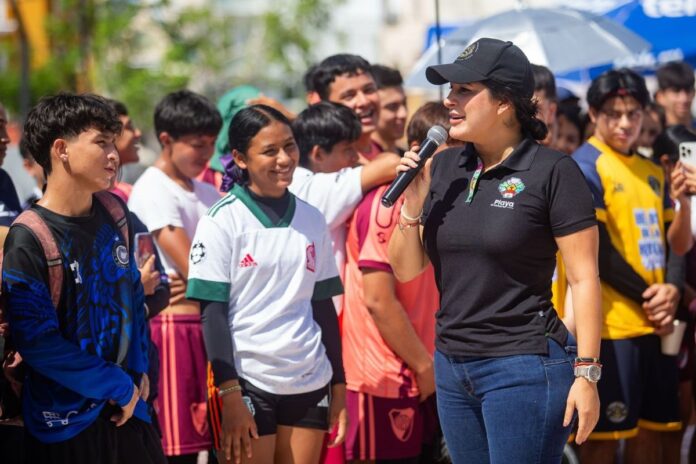 Estefanía Mercado transforma Plaza 28 de Julio en escenario de torneo estatal de street soccer 