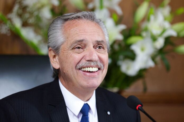 Expresidente de Argentina Alberto Fernández procesado por corrupción en caso de seguros