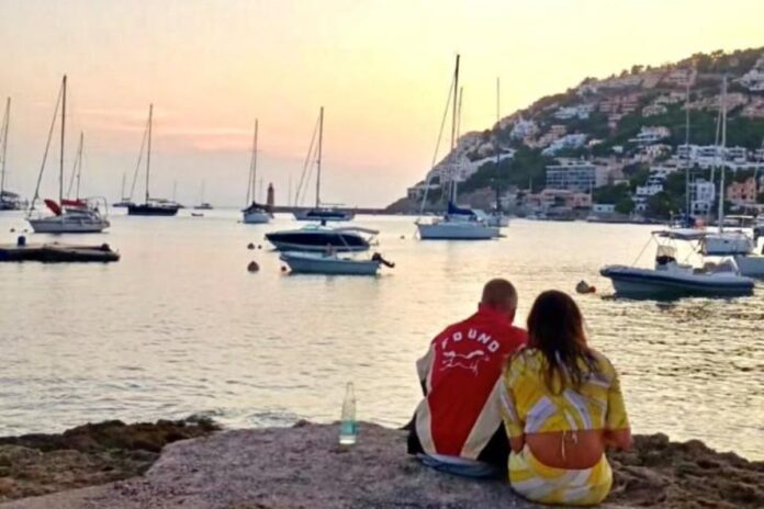 Justin Bieber viaja a Mallorca para apoyar el lanzamiento de la marca de cosméticos de Hailey Bieber