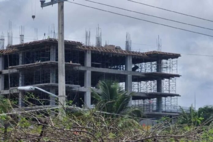 Sector de la construcción se contrae un 58% en Quintana Roo, pero el empleo crece