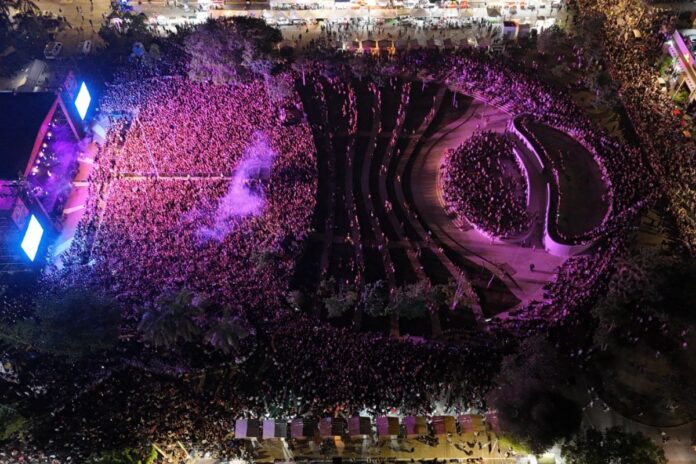 Plaza 28 de Julio vibra con Belanova: 35 mil personas celebran el 32º aniversario de Playa del Carmen