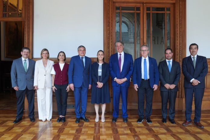 Claudia Sheinbaum se reúne con presidente de Baker Hughes para impulsar inversiones en México