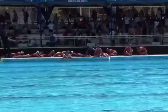 Partido en Mundial Sub 20 de waterpolo femenino se interrumpió por una balacera