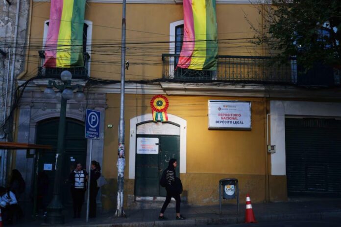 Bolivia celebra su bicentenario en medio de crisis económica y tensiones electorales
