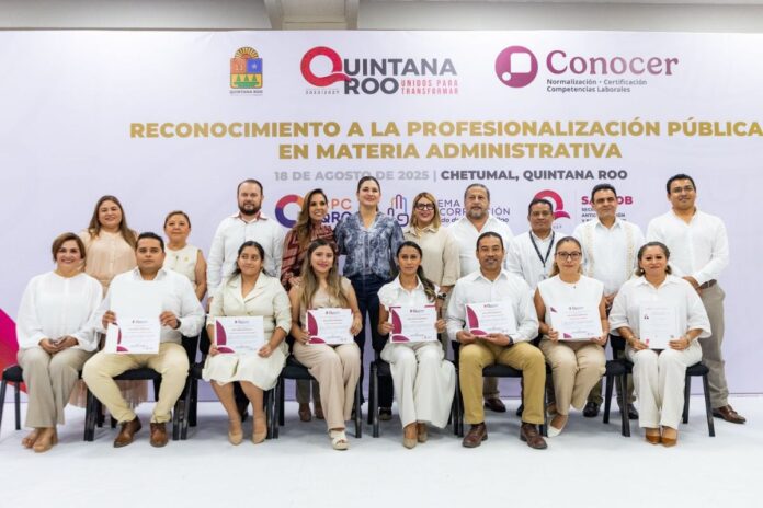 Estefanía Mercado destaca profesionalización de servidores públicos en Quintana Roo junto a Mara Lezama