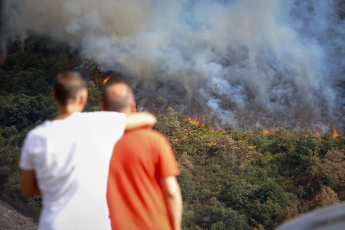 España enfrenta nueva jornada crítica por incendios: Cerca de 400 mil hectáreas quemadas en 2025