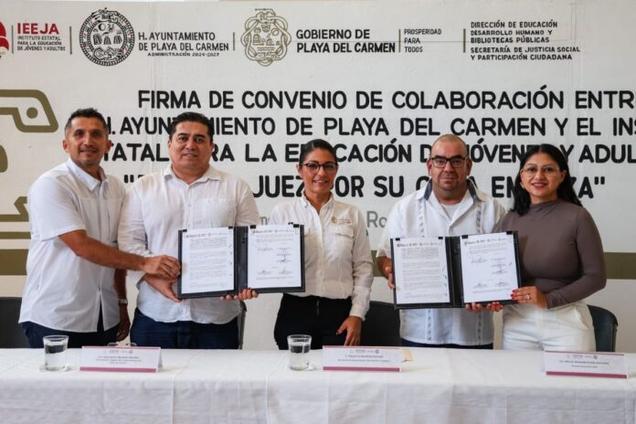 Gobierno de Playa del Carmen y el IEEJA impulsan educación básica para trabajadores