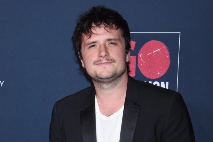 Josh Hutcherson se ofrece como voluntario en el refugio de animales de Pasadena