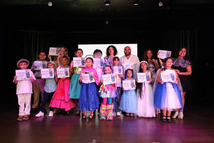 Orlando Gael triunfa en el Festival de la Canción Infantil de Playa del Carmen